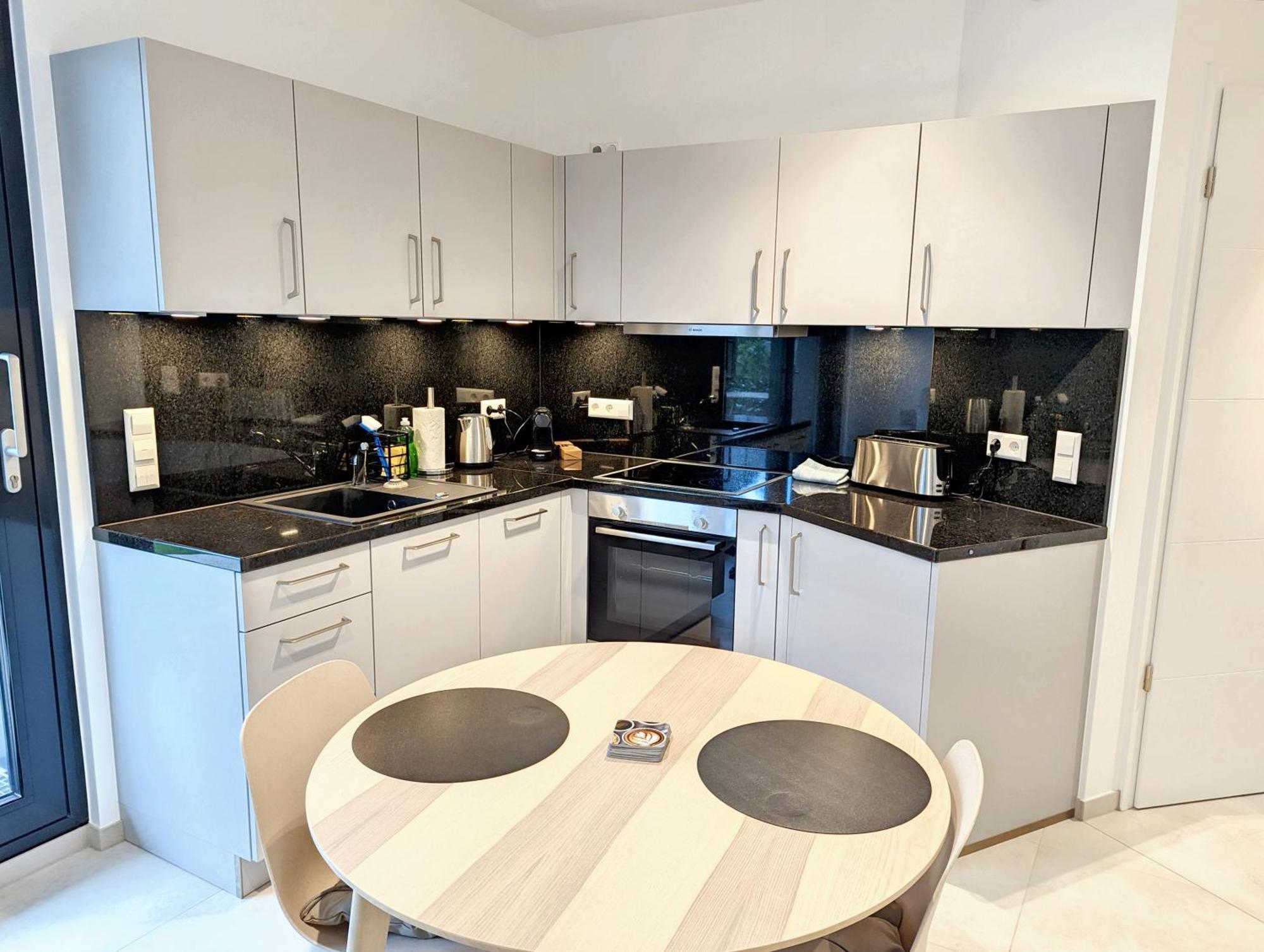 Belair New 1br W/ Balcony+garage Apartment Luxemburg